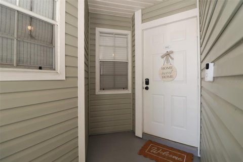 Condominio en Saint Petersburg, Florida, 2 dormitorios  № 2100216