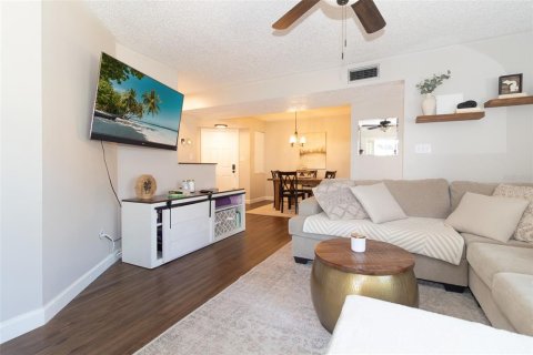 Condominio en venta en Saint Petersburg, Florida, 2 dormitorios, 92.9 m2 № 2100216 - foto 9