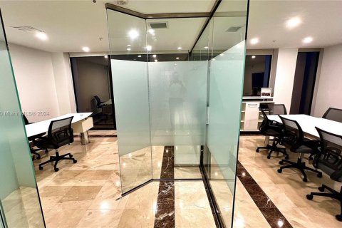Oficina en alquiler en Miami, Florida № 1173174 - foto 1