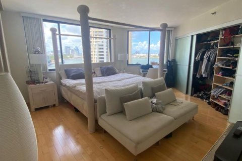 Condo in Miami, Florida, 1 bedroom № 2338475
