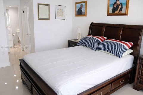 Купить кондоминиум в Майами, Флорида 1 спальня, 74.41м2, № 2048943 - фото 10
