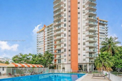 Купить кондоминиум в Майами, Флорида 1 спальня, 74.41м2, № 2048943 - фото 15