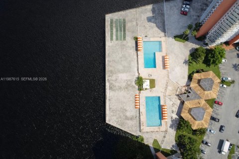 Купить кондоминиум в Майами, Флорида 1 спальня, 74.41м2, № 2048943 - фото 13