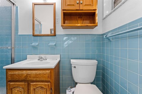 House in Miami, Florida 3 bedrooms, 154.4 sq.m. № 1987485 - photo 7