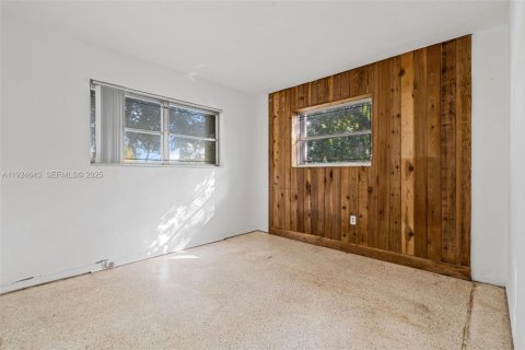 House in Miami, Florida 3 bedrooms, 154.4 sq.m. № 1987485 - photo 27