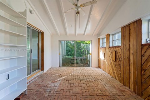 House in Miami, Florida 3 bedrooms, 154.4 sq.m. № 1987485 - photo 30