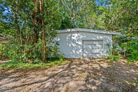 House in Miami, Florida 3 bedrooms, 154.4 sq.m. № 1987485 - photo 2