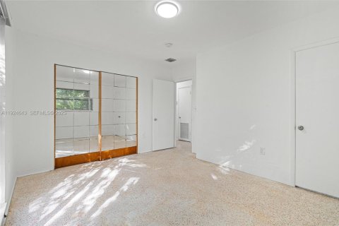 House in Miami, Florida 3 bedrooms, 154.4 sq.m. № 1987485 - photo 22