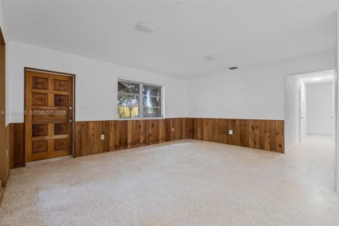 House in Miami, Florida 3 bedrooms, 154.4 sq.m. № 1987485 - photo 11