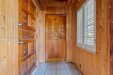 House in Miami, Florida 3 bedrooms, 154.4 sq.m. № 1987485 - photo 10