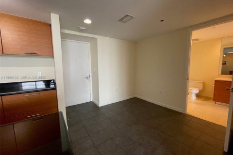 Купить кондоминиум в Майами, Флорида 1 спальня, 78.5м2, № 2052178 - фото 2