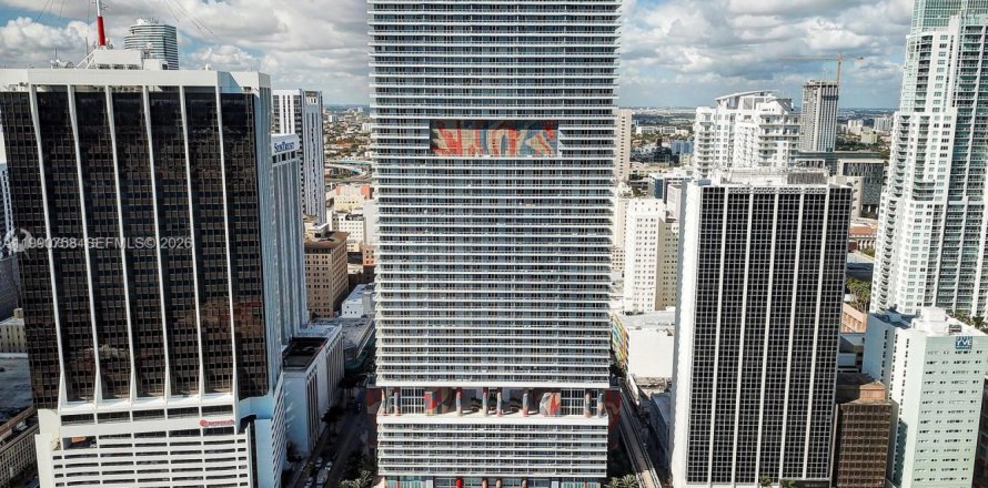 Кондоминиум с 1 спальней в Майами, Флорида № 2052178