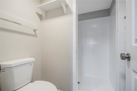 Condo in Leesburg, Florida, 2 bedrooms  № 2102304 - photo 26
