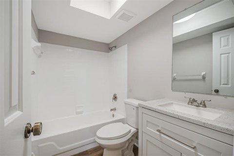 Condo in Leesburg, Florida, 2 bedrooms  № 2102304 - photo 25
