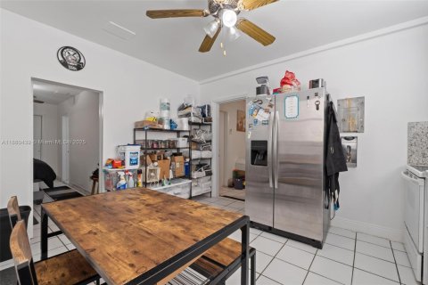 Immobilier commercial à louer à Miami, Floride: 1 chambre, 205.41 m2 № 1977519 - photo 4