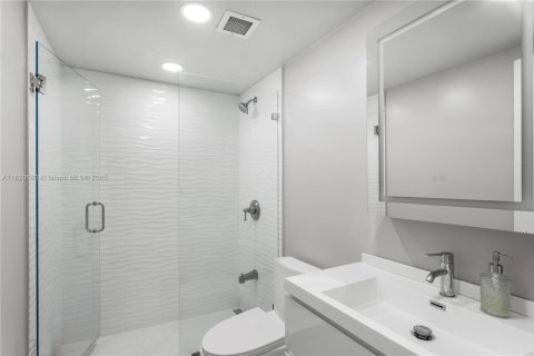 Condominio en venta en Hallandale Beach, Florida, 1 dormitorio, 74.14 m2 № 1783976 - foto 12