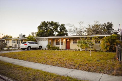 Casa en alquiler en Orlando, Florida, 3 dormitorios, 82.5 m2 № 1840063 - foto 1