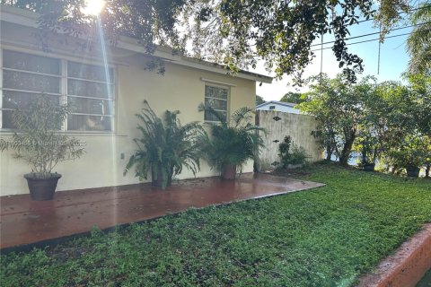 Casa en venta en Hollywood, Florida, 3 dormitorios, 165.37 m2 № 1954744 - foto 2