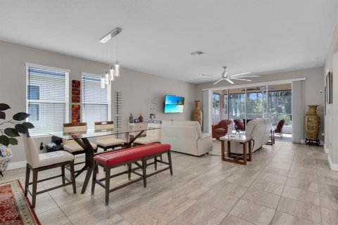 House in Kissimmee, Florida 4 bedrooms, 256.87 sq.m. № 1656917 - photo 7