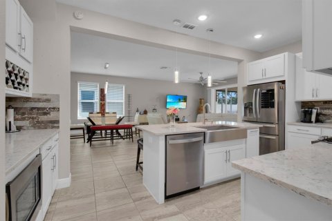 House in Kissimmee, Florida 4 bedrooms, 256.87 sq.m. № 1656917 - photo 10