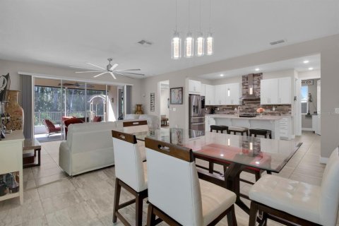 House in Kissimmee, Florida 4 bedrooms, 256.87 sq.m. № 1656917 - photo 8