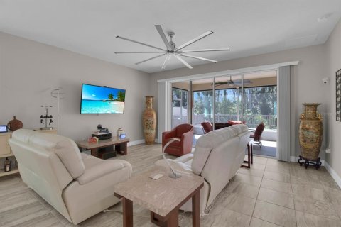 House in Kissimmee, Florida 4 bedrooms, 256.87 sq.m. № 1656917 - photo 14