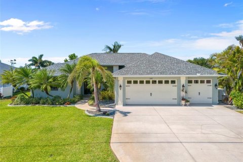 Villa ou maison à vendre à Rotonda, Floride: 3 chambres, 198.07 m2 № 1651673 - photo 1