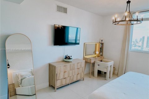 Copropriété à vendre à Miami, Floride: 2 chambres, 100.98 m2 № 1957534 - photo 13