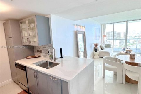 Copropriété à vendre à Miami, Floride: 2 chambres, 100.98 m2 № 1957534 - photo 10