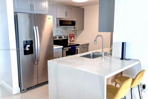 Copropriété à vendre à Miami, Floride: 2 chambres, 100.98 m2 № 1957534 - photo 9