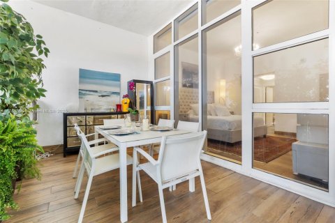 Condo in Bal Harbour, Florida, 1 bedroom  № 1868247 - photo 15