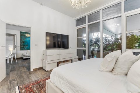 Condo in Bal Harbour, Florida, 1 bedroom  № 1868247 - photo 8