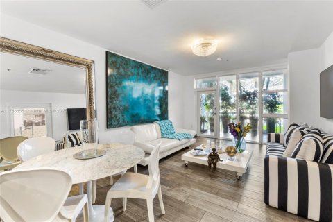 Condo in Bal Harbour, Florida, 1 bedroom  № 1868247 - photo 2
