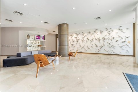 Condo in Bal Harbour, Florida, 1 bedroom  № 1868247 - photo 21
