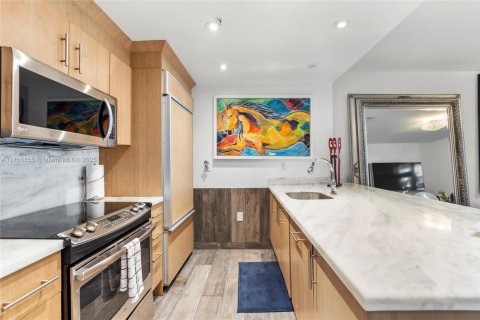 Condo in Bal Harbour, Florida, 1 bedroom  № 1868247 - photo 4