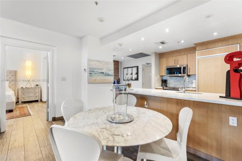Condo in Bal Harbour, Florida, 1 bedroom  № 1868247 - photo 9
