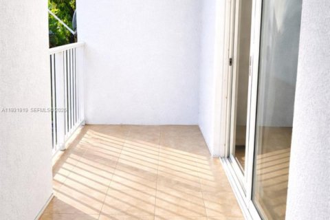 Condominio en venta en Miami, Florida, 1 dormitorio, 45.62 m2 № 1993436 - foto 16