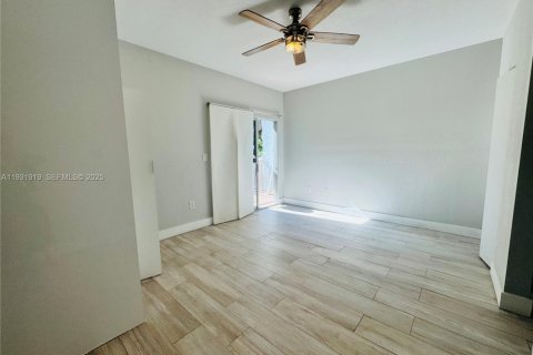 Condominio en venta en Miami, Florida, 1 dormitorio, 45.62 m2 № 1993436 - foto 7