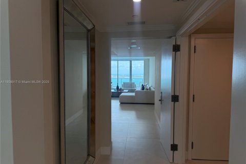 Copropriété à louer à Miami, Floride: 3 chambres, 197.88 m2 № 1965287 - photo 9