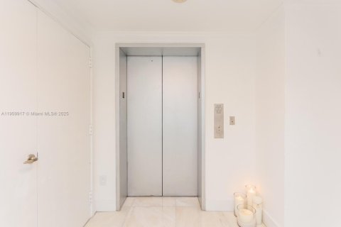 Copropriété à louer à Miami, Floride: 3 chambres, 197.88 m2 № 1965287 - photo 4