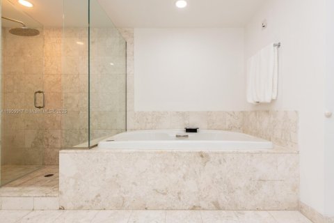 Copropriété à louer à Miami, Floride: 3 chambres, 197.88 m2 № 1965287 - photo 18