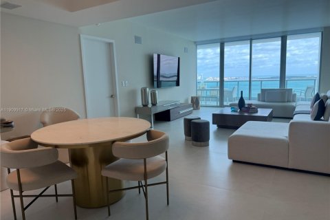 Copropriété à louer à Miami, Floride: 3 chambres, 197.88 m2 № 1965287 - photo 7