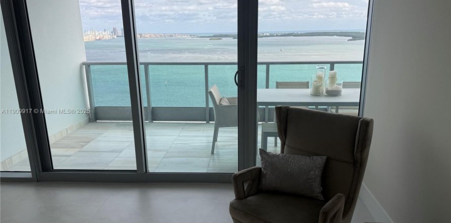 Condo à Miami, Floride, 3 chambres  № 1965287