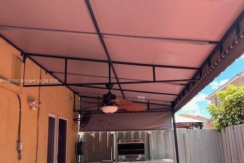 Townhouse in Miami, Florida 4 bedrooms, 163.14 sq.m. № 1686174 - photo 23