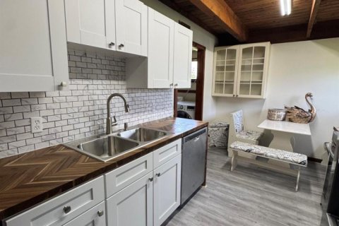 House in St. Lucie, Florida 3 bedrooms, 130.06 sq.m. № 2083006 - photo 2