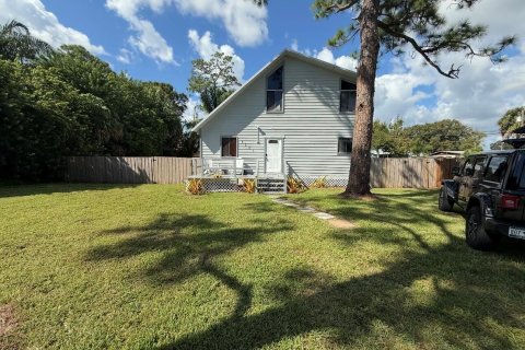 House in St. Lucie, Florida 3 bedrooms, 130.06 sq.m. № 2083006