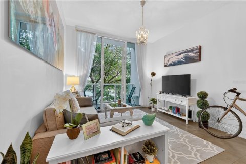 Condo in Miami, Florida, 1 bedroom  № 2218874 - photo 14