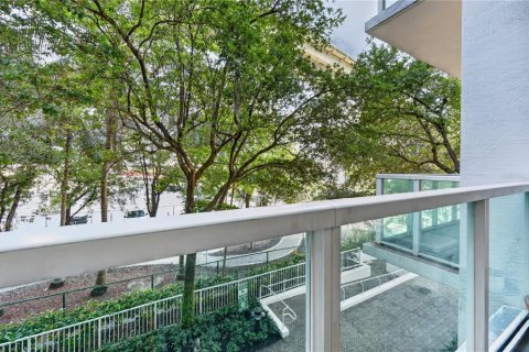 Condo in Miami, Florida, 1 bedroom  № 2218874 - photo 29