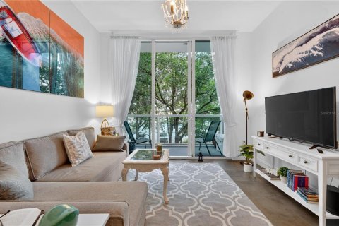 Condo in Miami, Florida, 1 bedroom  № 2218874 - photo 16