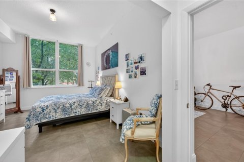 Condo in Miami, Florida, 1 bedroom  № 2218874 - photo 18